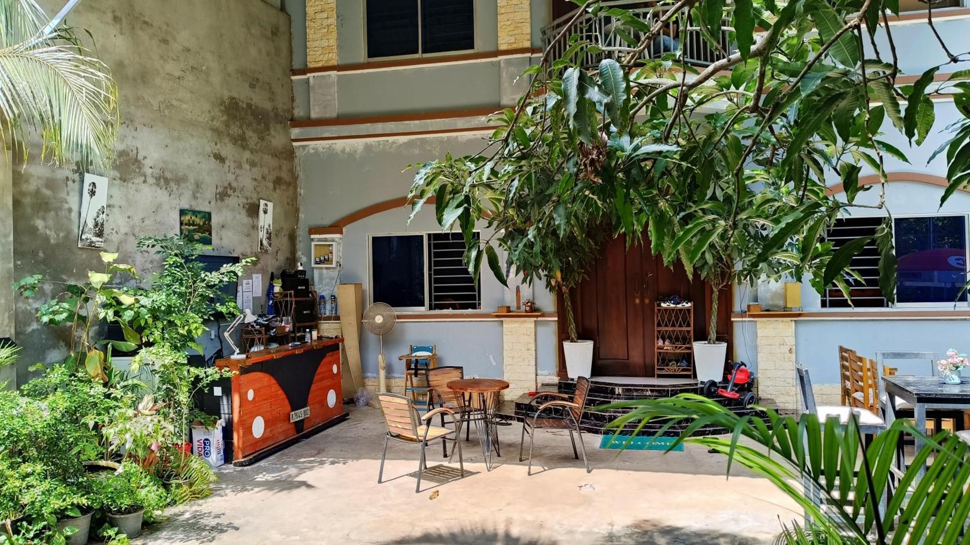 Pit stop villa - Hotel - Restaurant Kampot Esterno foto